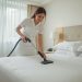Gründliche Reinigung von Hotelmatratzen